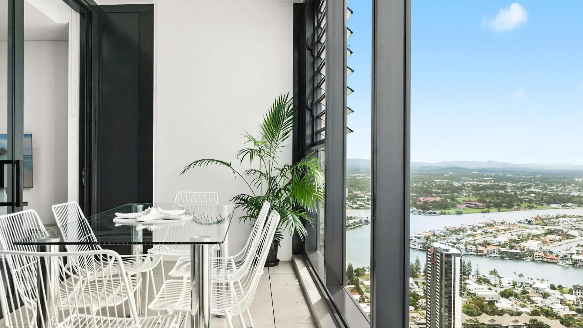 Skyhigh Suite With Ocean Views - Pet Friendly Gold Coast Apartament