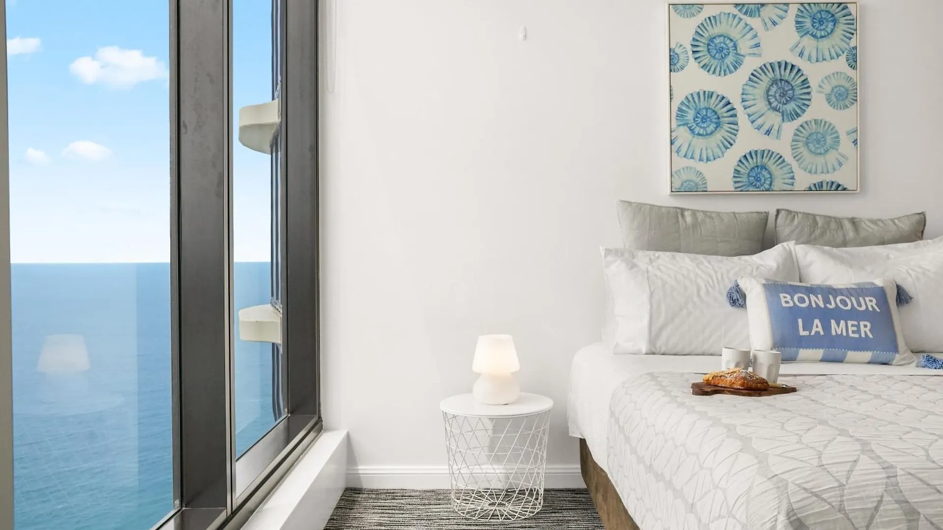 Apartament Skyhigh Suite With Ocean Views - Pet Friendly Gold Coast Australia